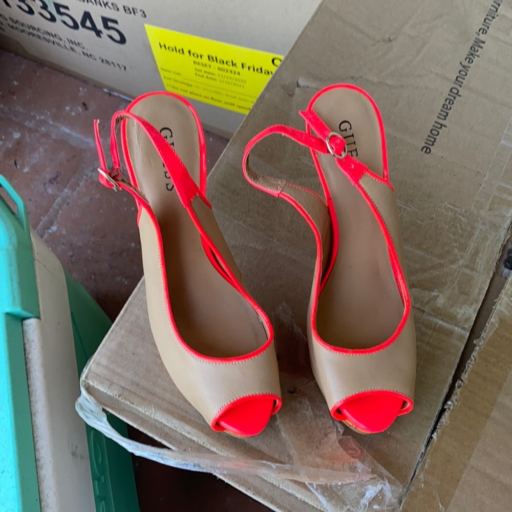 Guess peep toe heels